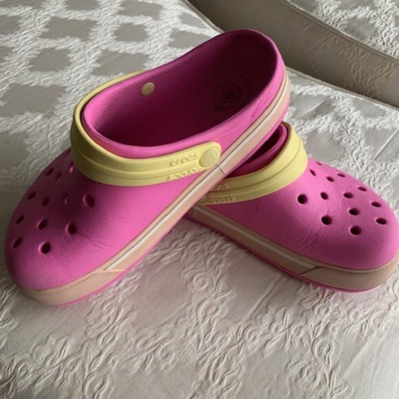 AUTHENTIC CHILDRENS  SUMMER CROCS - Picture 3 of 4